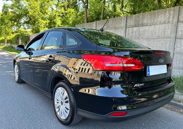 Ford Focus cena 39900 przebieg: 131000, rok produkcji 2018 z Warszawa małe 562